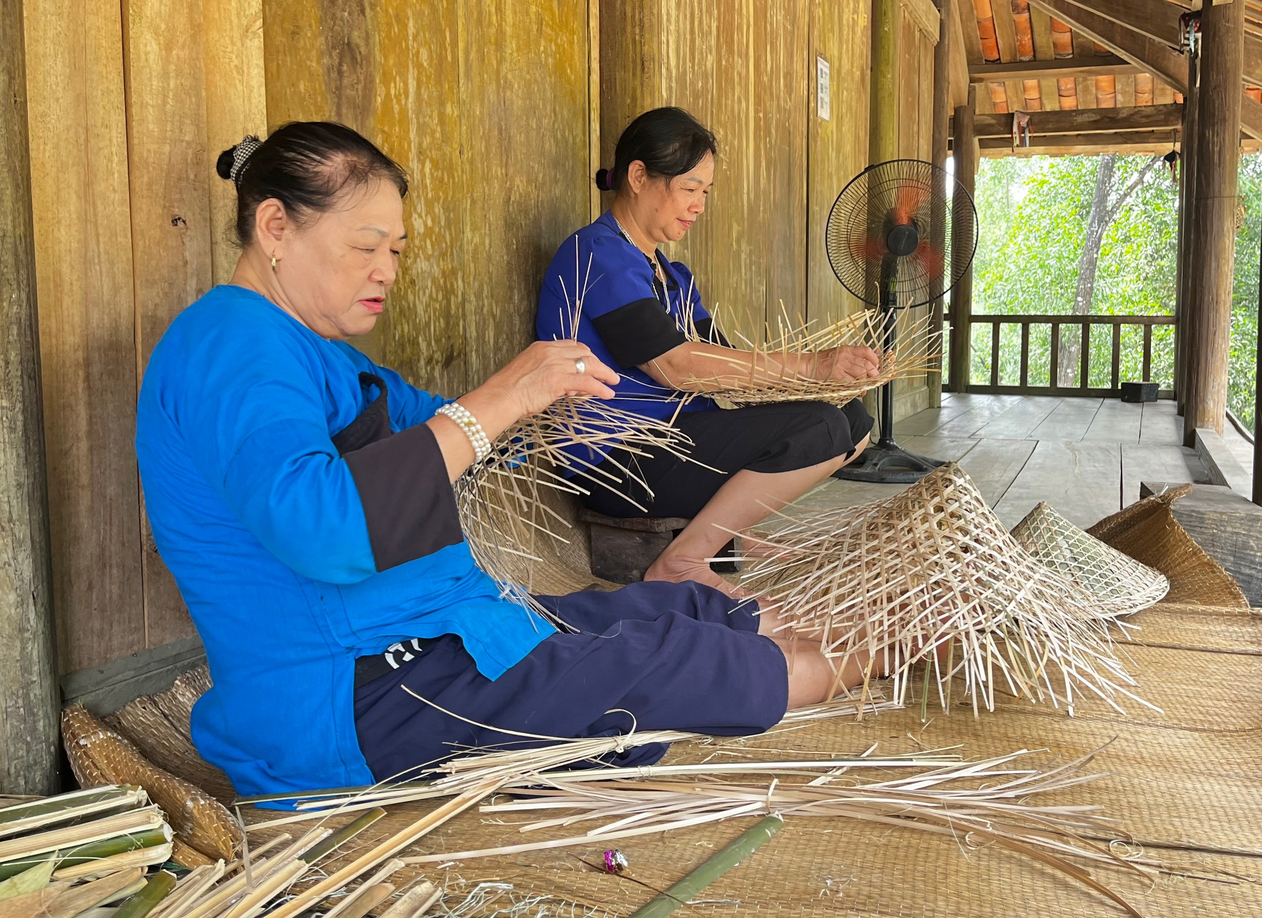 Nghề đan lát truyền thống - Nét đẹp văn hóa của dân tộc Nùng