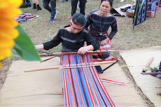 Nghi thức cúng vợt sợi bông của đồng bào Ba Na tỉnh Gia Lai