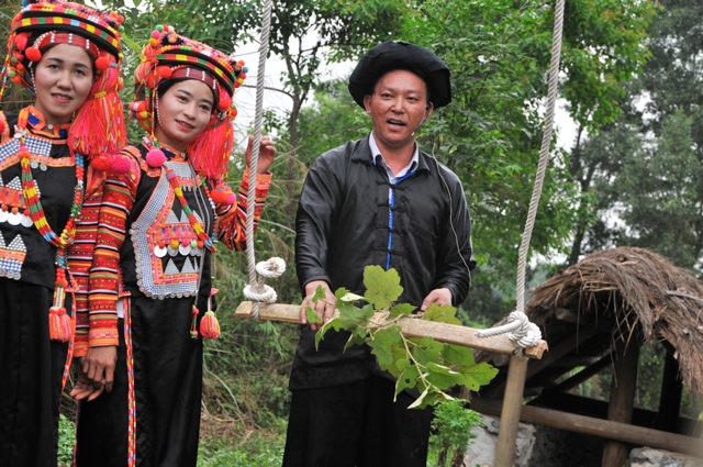 Tái hiện Lễ cúng cây đu của dân tộc Hà Nhì