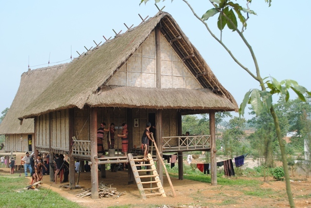 Giới thiệu vài nét về làng dân tộc Brâu tại “Ngôi nhà chung”