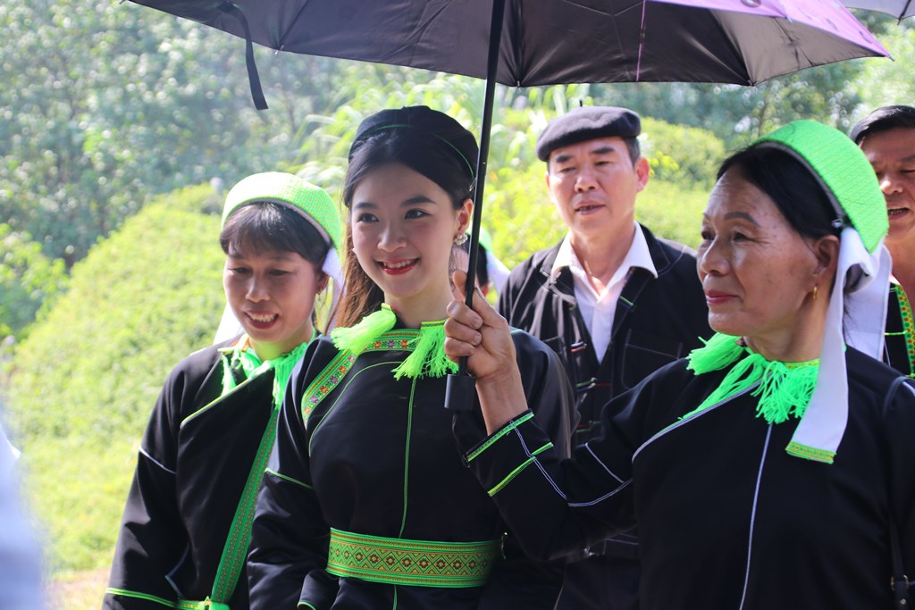 Nét đẹp đám cưới người Nùng Phàn Slình tỉnh Lạng Sơn tái hiện tại Làng Văn hóa - Du lịch các dân tộc Việt Nam