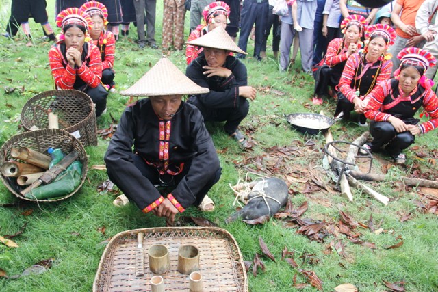 Tái hiện Lễ cúng bản của dân tộc La Hủ tại Làng Văn hóa - Du lịch các dân tộc Việt Nam