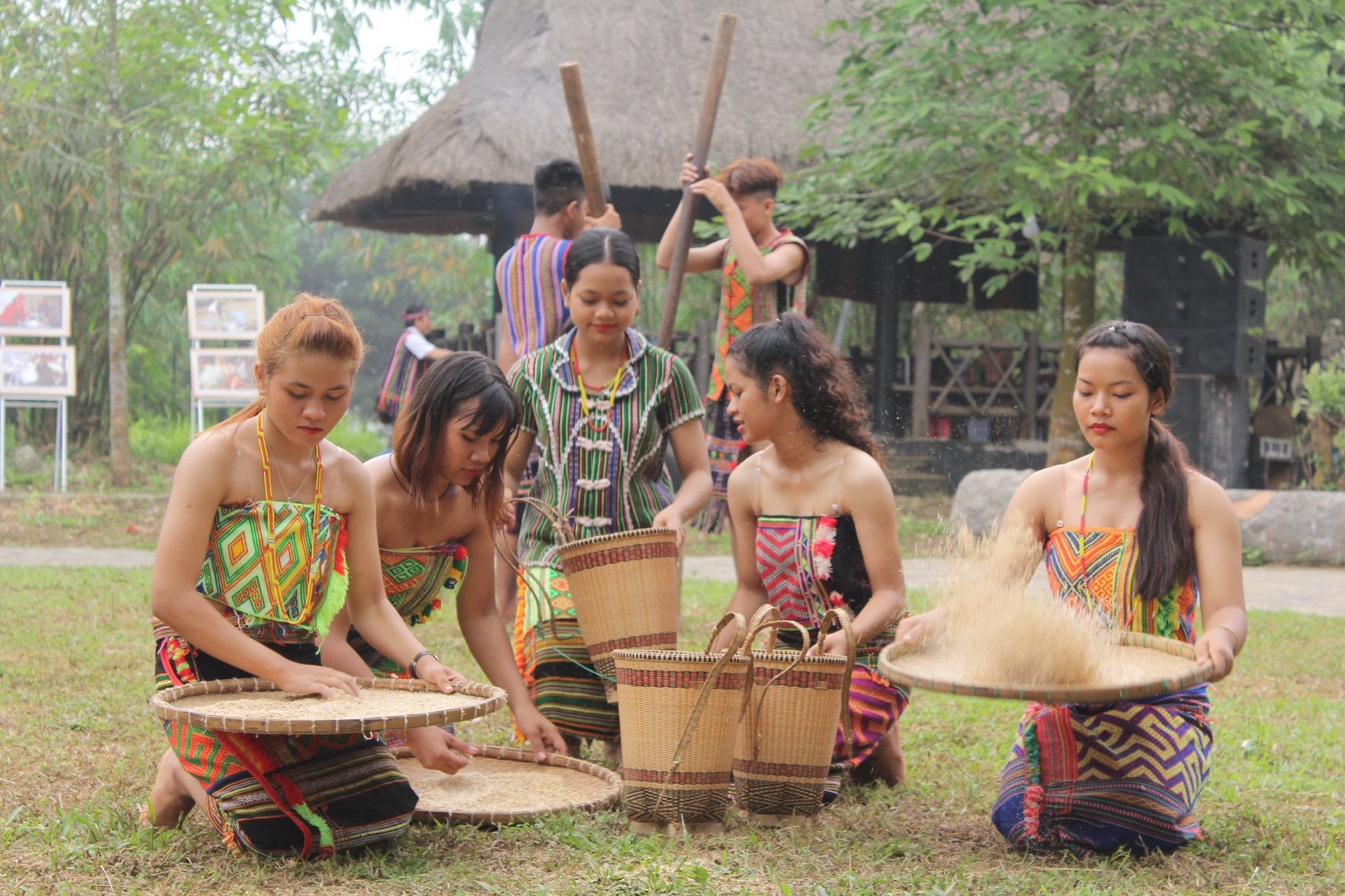 Những nét đẹp trong trang phục truyền thống của đồng bào dân tộc X’tiêng