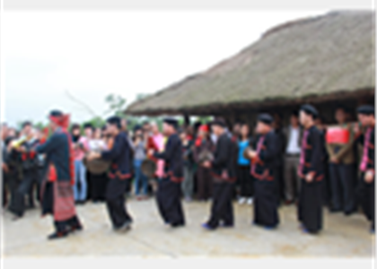 [Photo] Lễ đón dâu trong đám cưới người Dao đỏ tại 