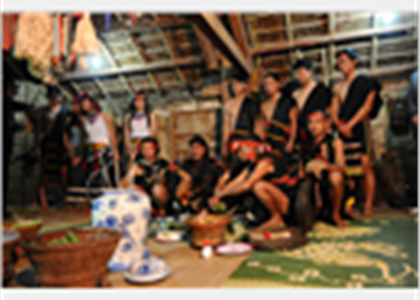 [Photo] Đồng bào Cor tổ chức lễ cầu mưa 