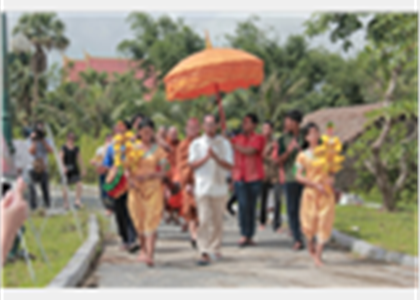 [Photo] Đồng bào Khmer thực hiện Lễ trai tăng