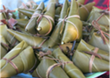 [Photo] Thưởng thức bánh 