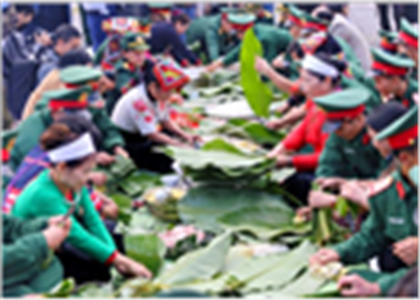 [Photo] “Gói bánh chưng xanh”- Chung tay mang mùa xuân về