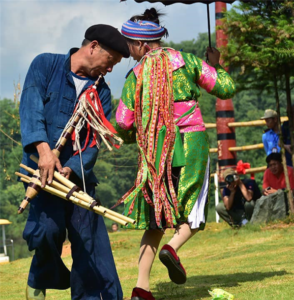 Hoạt động hàng ngày của đồng bào Mông