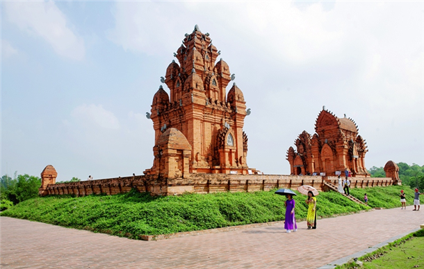 Vẻ đẹp huyền bí của Quần thể tháp Chăm