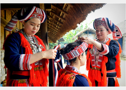Trang phục truyền thống của người Dao Đỏ