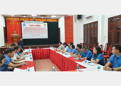 Công đoàn Bộ VHTTDL làm việc với Đoàn cán bộ TƯLH Công đoàn Lào tại Làng