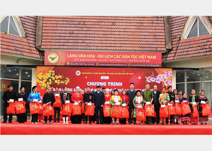Chương trình “Bánh chưng xanh - Tết vì người nghèo” năm 2024
