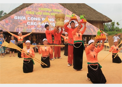 Nghệ thuật múa dân gian truyền thống của dân tộc Mường