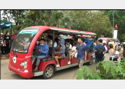 Làng Văn hóa - Du lịch các dân tộc Việt Nam đón 10.000 lượt khách trong ngày đầu nghỉ lễ 30/4-1/5