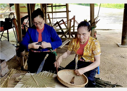 Nét đẹp trong cuộc sống hàng ngày của đồng bào dân tộc Mường tại “Ngôi Nhà chung”