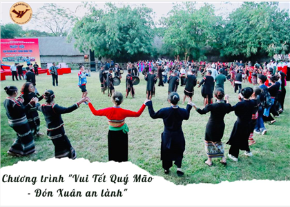 Du Xuân đầu năm tại Làng Văn hóa - Du lịch các dân tộc Việt Nam