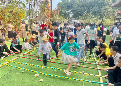  Đến “Làng” trải nghiệm trò chơi dân gian của cộng đồng các dân tộc trong dịp nghỉ hè