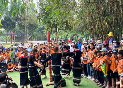  “Vui hội non sông”: Kết nối văn hóa truyền thống các dân tộc tại Làng Văn hóa - Du lịch các dân tộc Việt Nam