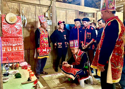 Tái hiện nghi lễ 