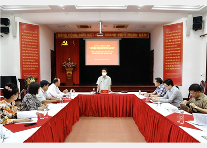 Bộ trưởng, Chủ nhiệm Ủy ban Dân tộc Hầu A Lềnh thăm và làm việc với Làng