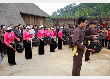 Độc đáo Cồng chiêng trong đời sống dân tộc Mường