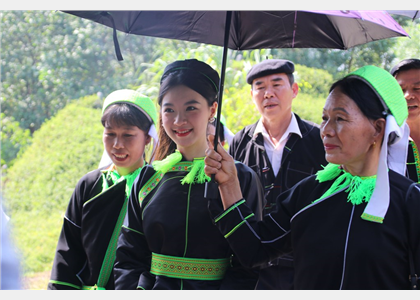 Nét đẹp đám cưới người Nùng Phàn Slình tỉnh Lạng Sơn tái hiện tại Làng Văn hóa - Du lịch các dân tộc Việt Nam