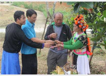 Lễ cúng dòng họ của đồng bào Mông