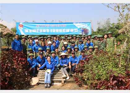 Đoàn cơ sở BQL: Tổ chức ra quân chào mừng Tuần “Đại đoàn kết các dân tộc - Di sản Văn hóa Việt Nam” 