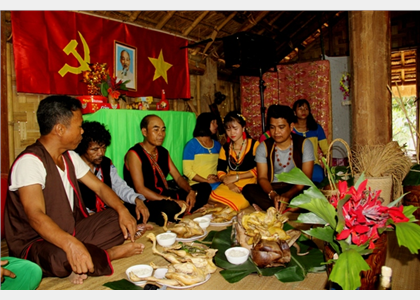 Đến “Làng” tham dự Lễ cưới của đồng bào Raglai