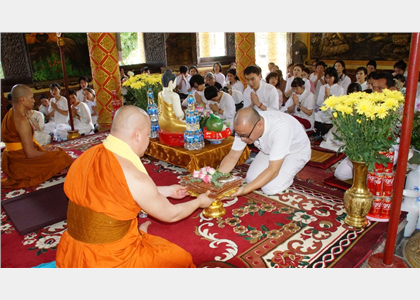 Lễ dâng y tắm mưa tại Làng Văn hóa - Du lịch các dân tộc Việt Nam