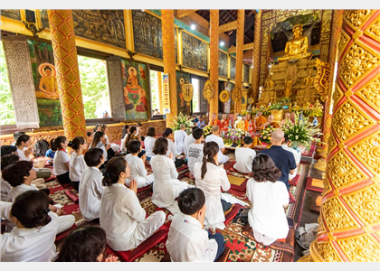 Đón tết cổ truyền Chôl Chnăm Thmây của đồng bào Khmer tại Làng Văn hóa -Du lịch các dân tộc Việt Nam