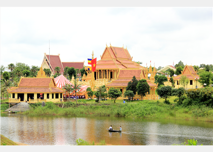 Làng Văn hóa - Du lịch các dân tộc Việt Nam địa điểm tham quan lý tưởng giữa thủ đô