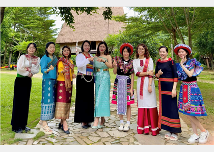 Đến 