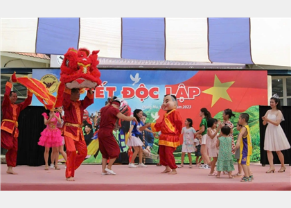 “Trung thu cho em” tại Làng Văn hóa - Du lịch các dân tộc Việt Nam