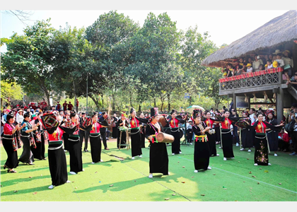 Giới thiệu di sản văn hóa phi vật thể “Nghệ thuật xòe Thái” được UNESCO ghi danh là di sản Văn hóa phi vật thể đại diện của nhân loại