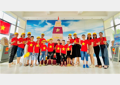 Đoàn khách nhí của Trường Tiểu học Quang Minh, tỉnh Hải Dương đến tham quan “Ngôi nhà chung”