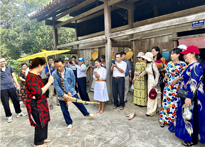 Một ngày trải nghiệm tại Làng dân tộc Mông