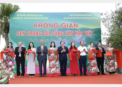  Khai mạc không gian “Sen trong đời sống văn hoá Việt” tại Làng Văn hóa - Du lịch các dân tộc Việt Nam