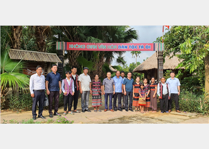 Ban Quản lý làm việc với Đoàn Công tác UBND huyện A Lưới tại “Ngôi nhà chung”